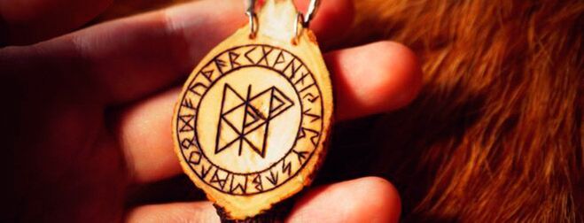 rune sull'amuleto di buona fortuna